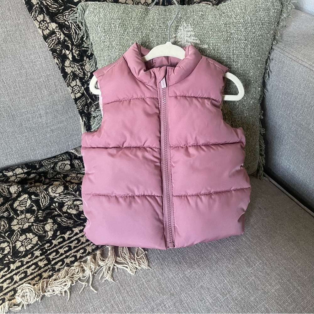 Old Navy Light Pink Puffer Vest (12M - 18M)